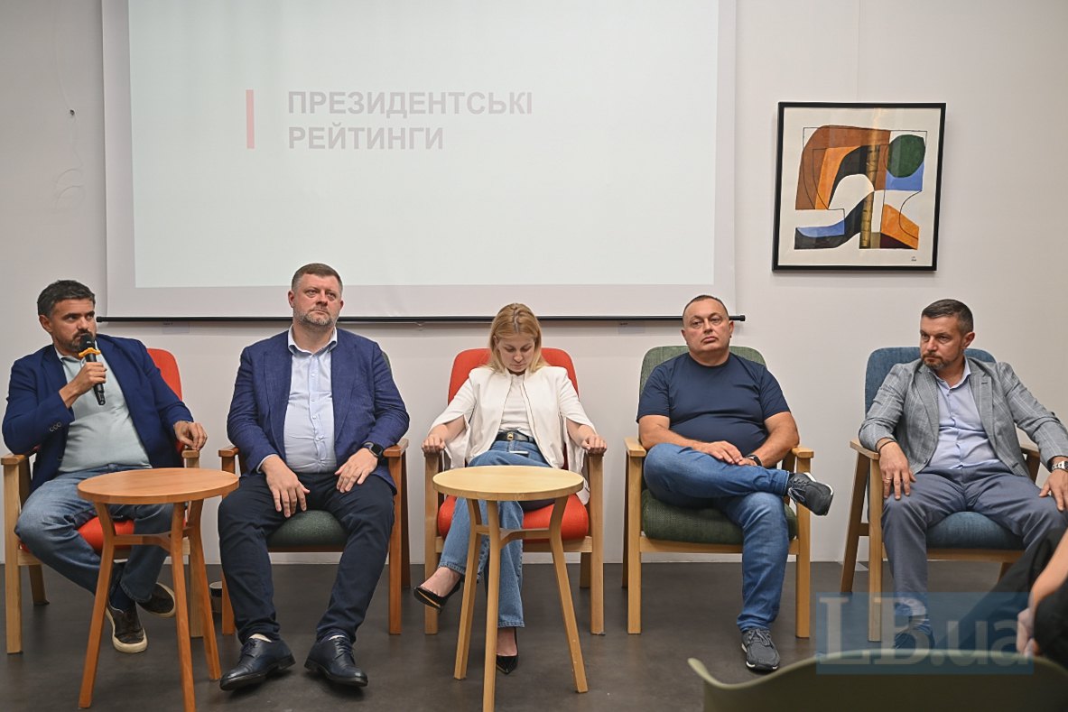 Ігор Ліскі,Олександр Корнієнко, Ольга Стефанішина, Ілля Павленко та Олексій Антипович під час дискусії