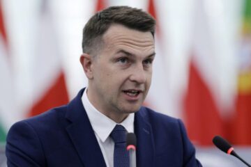 Речник уряду Польщі заявив, що НАТО задіяло 4-ту статтю Альянсу через вторгнення дронів РФ