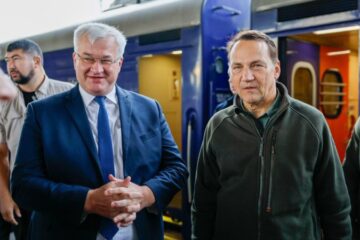 До Києва приїхав міністр закордонних справ Польщі Сікорський