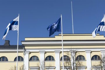 МЗС Фінляндії викликало посла Росії через вторгнення дронів повітряний простір Польщу