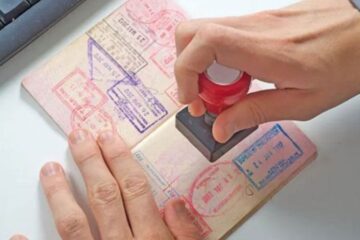 ЗМІ: ЄС готує нові жорсткі правила видачі віз для росіян