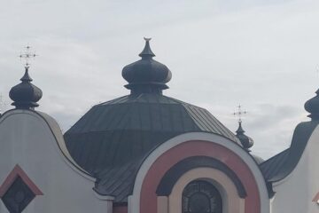 Невідомі пошкодили дах і зрізали хрест із храму УГКЦ у Польщі