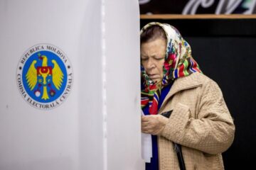 FT: Росія використовує священників та ботів для втручання у вибори в Молдові