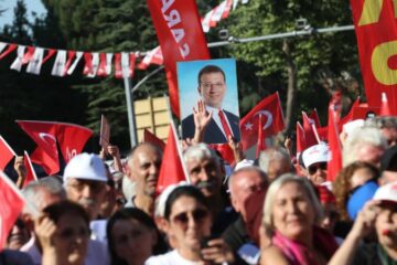У Туреччині пройшли багатотисячні протести проти переслідувань опозиції