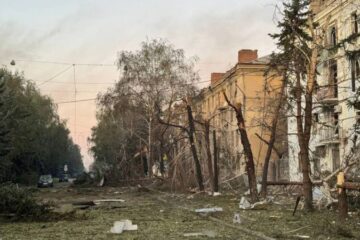 Росія вдарила по центру Краматорська, є 9 поранених