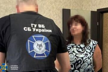 В Одесі затримали жінку, яка коригувала ворожі удари по місту і передавала ворогу номери військових автомобілів