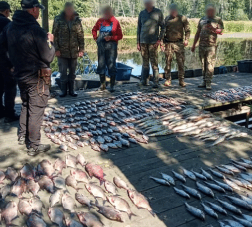 На Київщині затримали підозрюваних у вилові риби в зоні радіаційного забруднення