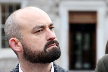 Ірландський депутат зазнав критики через гелловінський костюм Обами