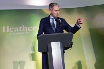 Ірландія передала Україні дві автоколони з технікою і роботами для розмінування