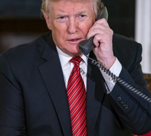 Завтра відбудеться телефонна розмова Трампа і Цзиньпіна. Мова буде йти про тарифи і TikTok