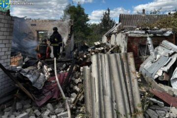 Упродовж доби росіяни випустили по Харківщині 10 КАБів та 8 дронів і поранили людину