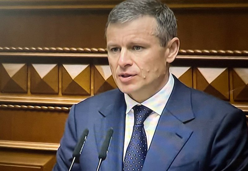 Cергій Марченко виступає з трибуни ВРУ