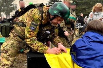 До Офісу президента долучився військовослужбовець Юрій Гангалюк