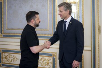 Зеленський обговорив із главою МЗС Литви посилення санкцій проти РФ та оборонне виробництво