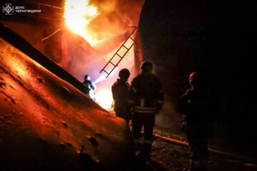 Росіяни вдарили по об’єкту критичної інфраструктури на Чернігівщині, постраждали рятувальники