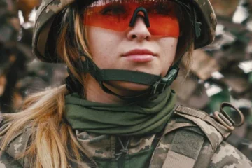 Контракт за програмою «18–24» підписали дівчата – доброволиці вперше стануть операторками дронів