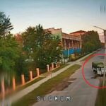 Окупант прямо на хоту вистрибнув зі своєї автівки, рятуючись від нашого FPV