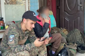 Два врятовані життя: Січеславські десантники евакуювали з Покровська жінку на 9 місяці вагітності