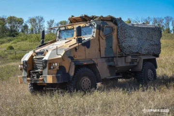 «Їжак» з боєприпасами: як турецький панцерник допомагає з логістикою на передових позиціях