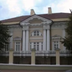 Садибу Стрельбицького досі не внесли до реєстру пам’яток. Вона руйнується – активісти