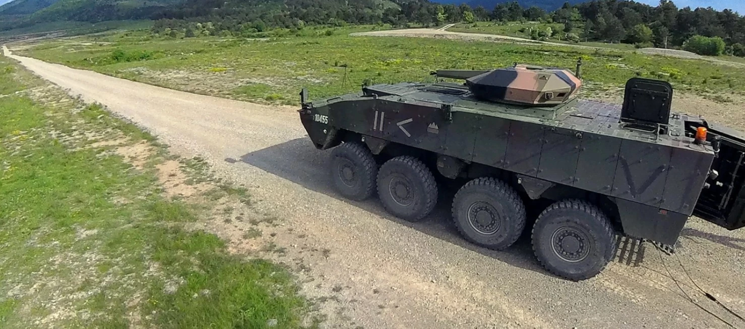 Випробування автоматизованої бойової башти VANTAGE Automated Turret System (ATS), реінтегрованої в наземну роботизовану платформу ATLAS CCV. Фото: BAE Systems Australia