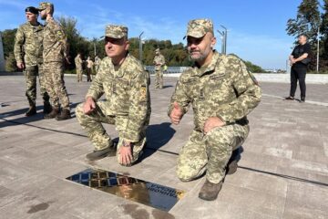 На Алеї захисників відкрили пам’ятний знак «Танкові війська»: репортаж АрміяInform