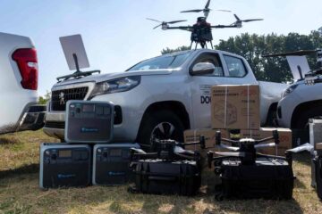 «Технодесант» потребує операторів БПЛА: дівчат за контрактом «18‒24» рекрутують у 95-й ОДШБр
