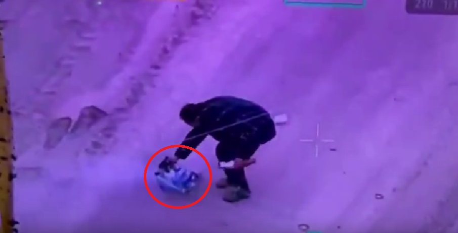 Чоловік голими руками знешкодив ворожий FPV на оптоволокні