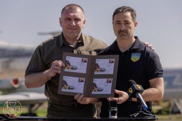 СБУ та Укрпошта урочисто погасили марку, присвяченої спецоперації «Павутина»