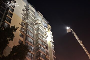 Унаслідок ворожої атаки Києва відомо про двох загиблих та 13 постраждалих