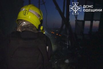 Унаслідок російської атаки в Одесі постраждали три людини