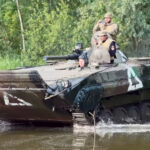 «Річка не стане перешкодою»: піхотинці відпрацьовують форсування води на БМП-1