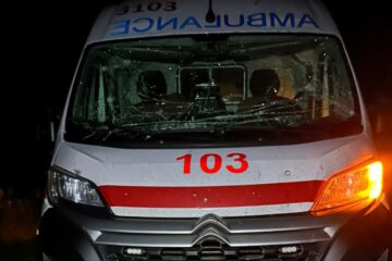 Окупанти вдарили по Дніпровщині: пошкоджено авто «швидкої», є постраждалий