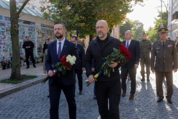 Міністри оборони України та Польщі вшанували пам’ять полеглих воїнів