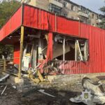 Донеччина під вогнем: є поранені, пошкоджено спорткомплекс і торговий павільйон