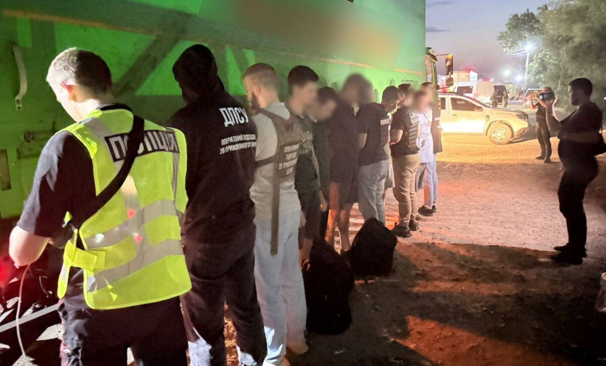 На Одещині іноземці перевозили ухилянтів в опломбованій фурі