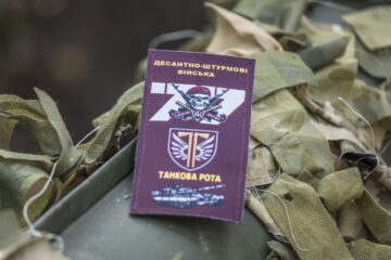 Сотні кілометрів шляху і десятки уражених цілей: бойовий шлях одного з найкращих танкових екіпажів 77 бригади