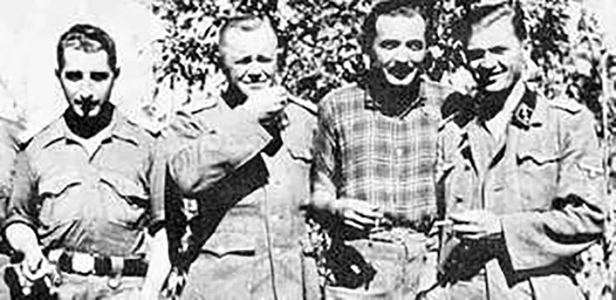 Старшини дивізії «Галичина», 4 серпня 1944 року. Другий зліва Аверкій Гончаренко