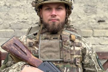 Серце з уламком, 18 годин в оточенні і 50 знищених ворогів — історія командира штурмовиків «Лєго»