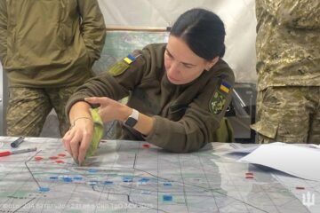 Її ім’я викарбували на кришталевому мечі: офіцерка ТрО стала найкращою на курсі НАТО