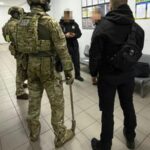 На Київщині викрили правоохоронця, який за $10 тисяч “кришував” наркобізнес