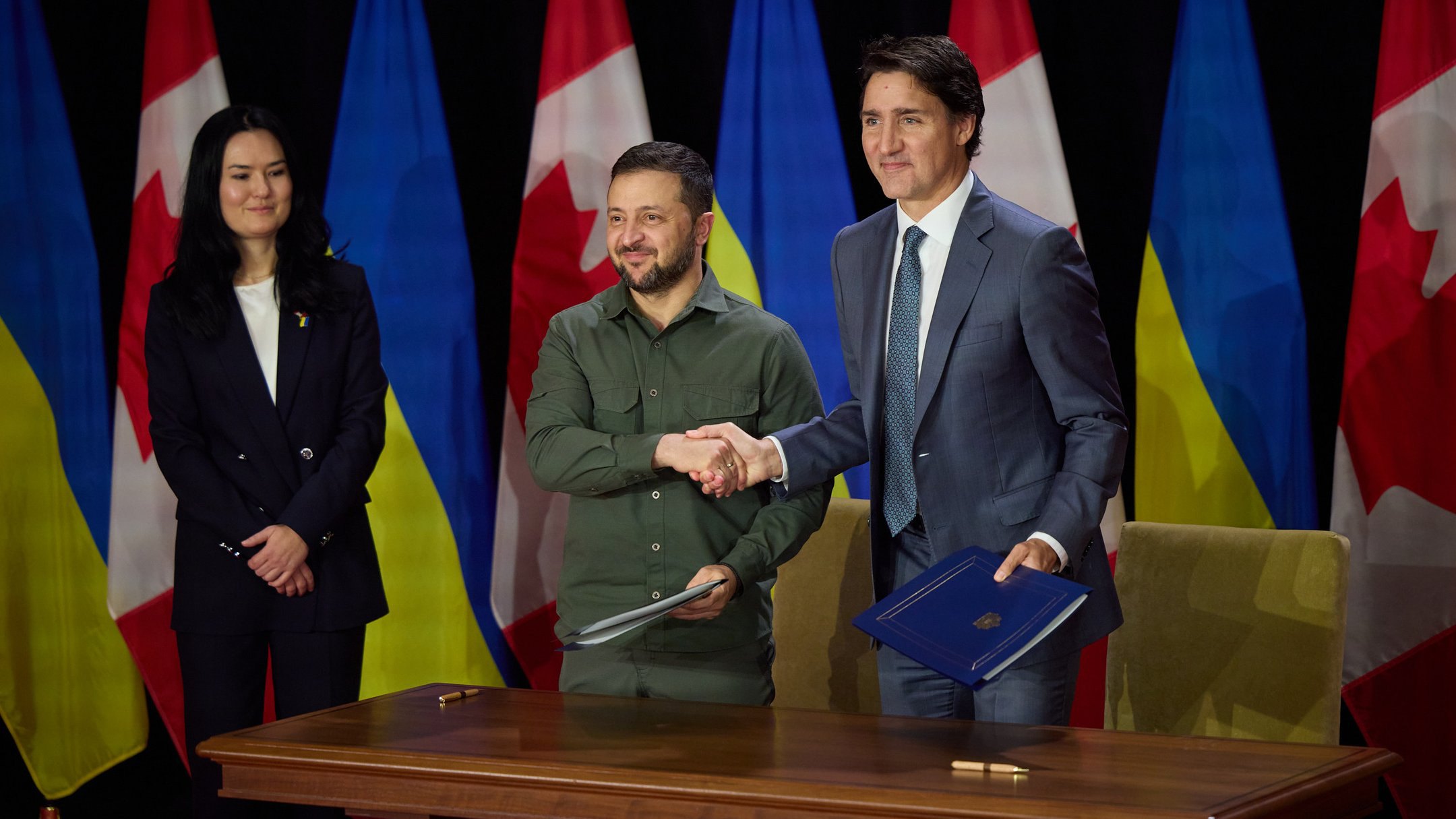 Президент України Володимир Зеленський та премʼєр-міністр Канади Джастін Трюдо підписали угоду про вільну торгівлю між країнами. 22 вересня, 2023 року в Оттаві, Канада.