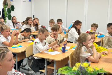 ​В Україні за 10 років більше ніж удвічі зменшилася кількість вчителів віком до 30 років