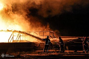 На Чернігівщині російські дрони поцілили по нафтобазі
