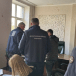 Посадовців Західного управління міграційної служби запідозрили в вимаганні хабарів за дозвіл на проживання іноземців