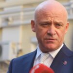 Справа Труханова: чи позбавлення громадянства тягне за собою втрату посади мера?