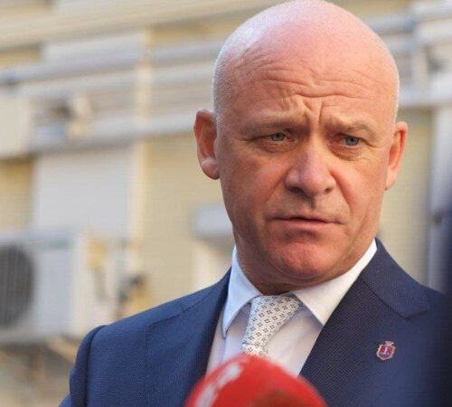 Справа Труханова: чи позбавлення громадянства тягне за собою втрату посади мера?