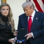 Трамп посмертно нагородив Чарлі Кірка Медаллю Свободи