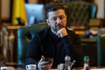 Зеленський про обстріл: “Важливо, щоб світ зараз не мовчав і на підлі удари росіян була спільна відповідь”