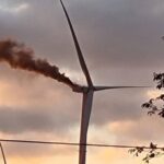У Краматорську російські війська атакували дроном вітряк